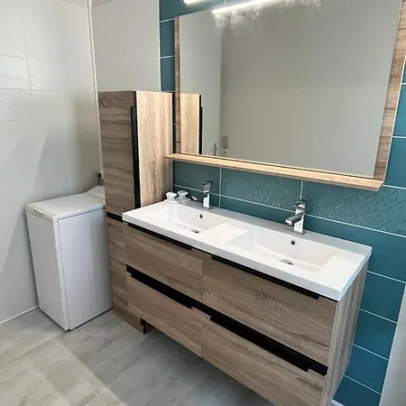 Maison 111 M² sur un terrain clos de 1200M² Calme, Parking dans le jardin Hébergement de vacances
