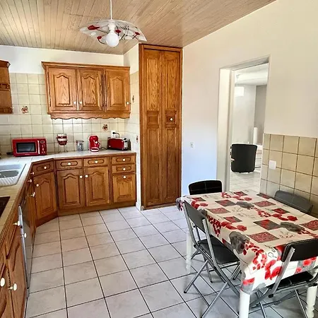 Maison 111 M² sur un terrain clos de 1200M² Calme, Parking dans le jardin Hébergement de vacances LʼÉguille